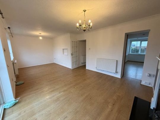 North Baddesley - Photo 1