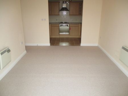 2 Bedroom - Photo 2