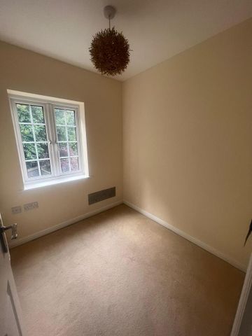 3 bedroom end of terrace house to rent - Photo 4