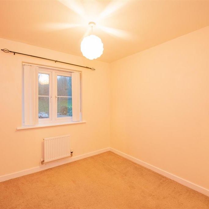 4 bedroom semi-detached house to rent - Photo 1