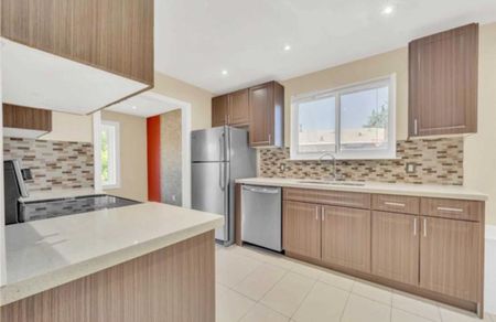 For Lease - 36 Reigate Avenue Unit# Main, Brampton, Ontario - Photo 2
