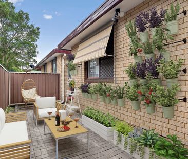 Spacious Three Bedroom Villa - Photo 6