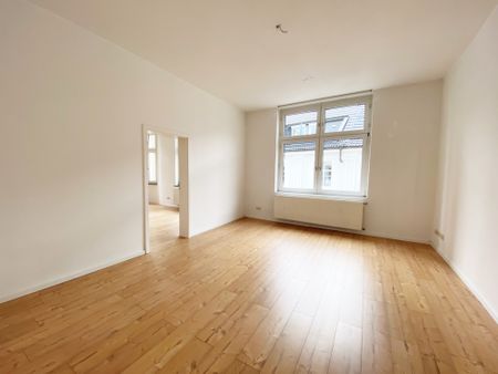 Helle ca. 108 m² große 3-Zimmer-Wohnung | Altbaucharme | frisch renoviert - Photo 5