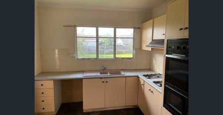 Walk to Zone 1 Train Station! - Photo 4