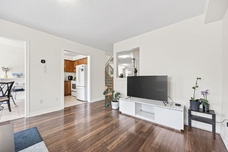 For Lease - 3099 Highbourne Crescent, Oakville, Ontario - Photo 3