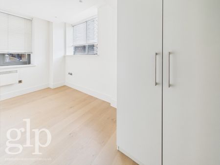 2 Bedroom Apartment, Lexington Street, Soho, W1F - Photo 2