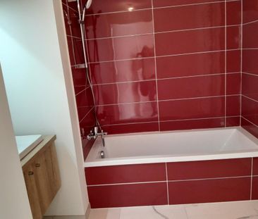 Location Appartement 3 pièces 62m² CHAVANOD 74650 - Photo 2