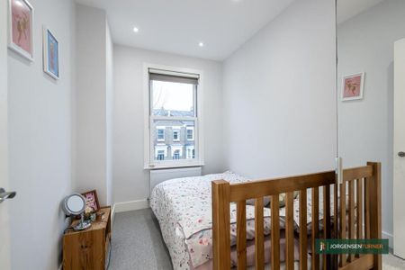 3 bedroom flat to rent - Photo 4