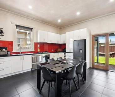 Californian Character Home in East Geelong - Photo 6