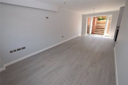 3 Bed Semi-Detached House, Stonecliffe Drive, LS12 - Photo 2