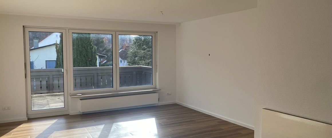 Moderne, gepflegte Wohnung mit großer Terrasse und Garage in erstklassiger Lage - Foto 1