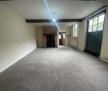 2 bedroom character property to rent - Photo 4