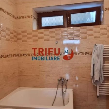 Casa 10 camere de inchiriat zona Centru cu piscina interioara - Fotografie 4