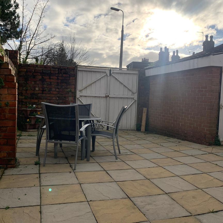 Rose Lane, Liverpool - Photo 1