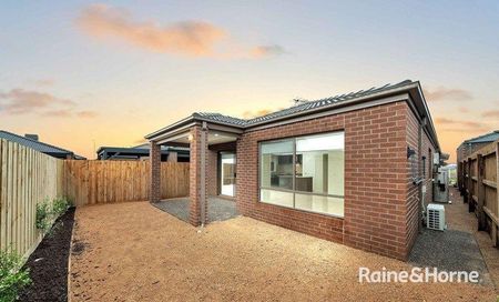 17 Henderson Circuit, Aintree, VIC 3336 - Photo 5