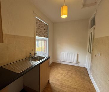House to rent - Photo 2