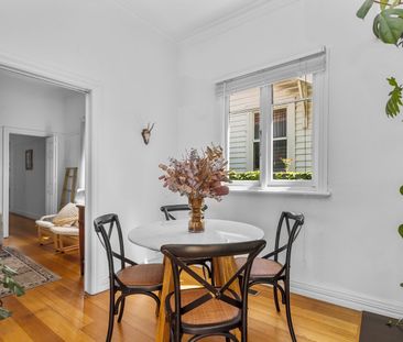 Register to Inspect // Chic, Functional, Timeless - Photo 2