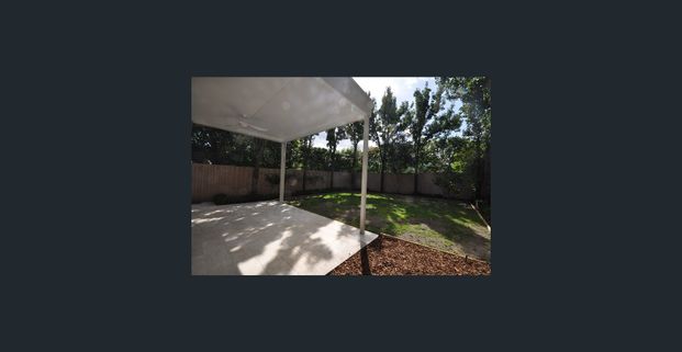 PRESENCE PROPORTION AND POSITION - Photo 1