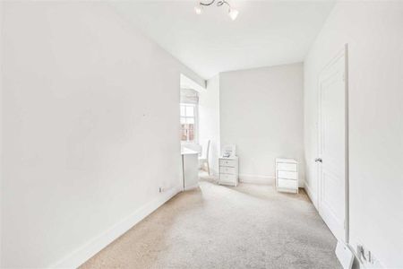 Queensway, Queensway, W2 - Photo 3