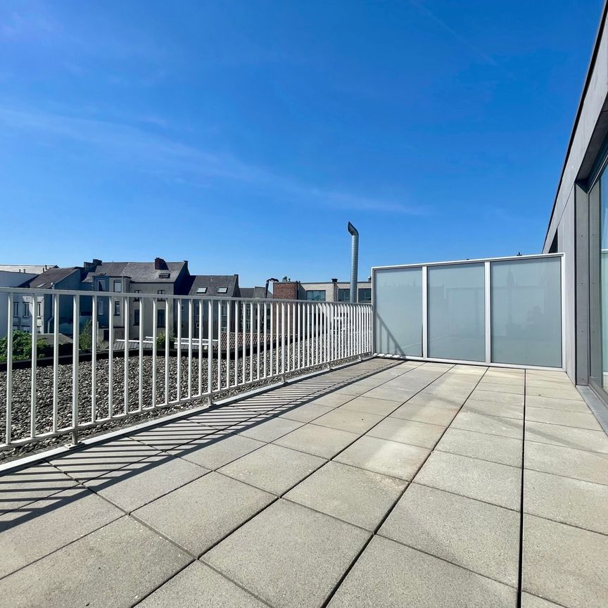 Modern appartement in de winkelstraat van Aalst met gigantisch terras - Photo 1