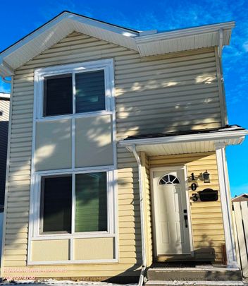 UPPER 103 Castlegreen Close Northeast - Photo 1