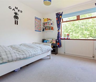 4 bedroom semi-detached house to rent - Photo 5