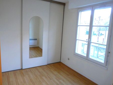Poissy plein centre ville appartement de 45.9 m² type F2 en rdc, - Photo 4