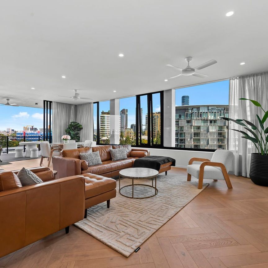 Fully Furnished, Luxury Living with Rooftop Terrace - Photo 1