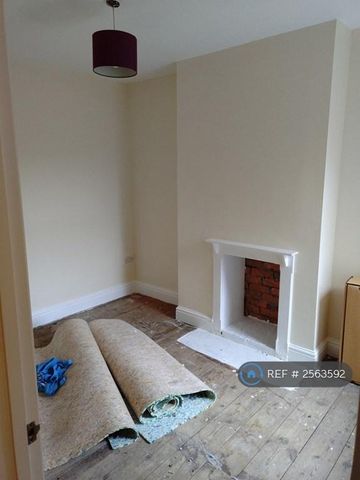2 bedroom terraced house to rent - Photo 4