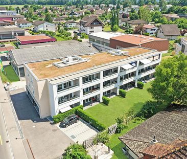 Moderne 3.5-Zimmer-Wohnung mit Balkon - Foto 1
