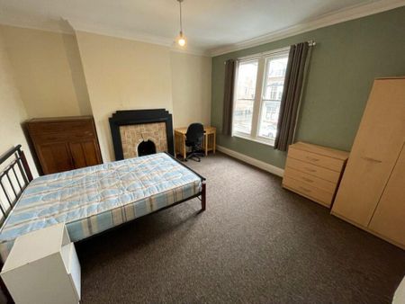 3 bedroom apartment to rent - Photo 3