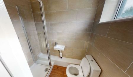 5 bed Semi-Detached House for Rent - Photo 2