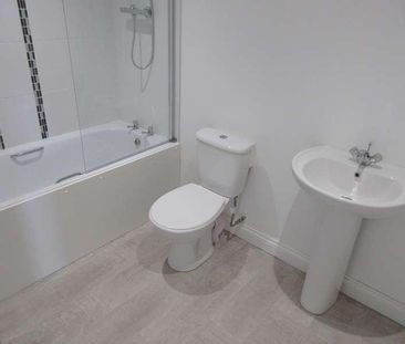 Princess Gardens, Rochford, SS4 - Photo 5