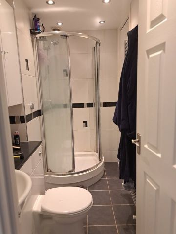 Room in a Shared House, Cropton Crescent, NG8 - Photo 2