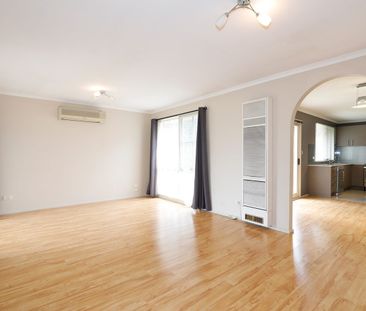 1 Marlesford Crescent, Berwick, Vic 3806 - Photo 2