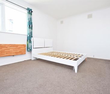 3 bedroom flat to rent - Photo 5