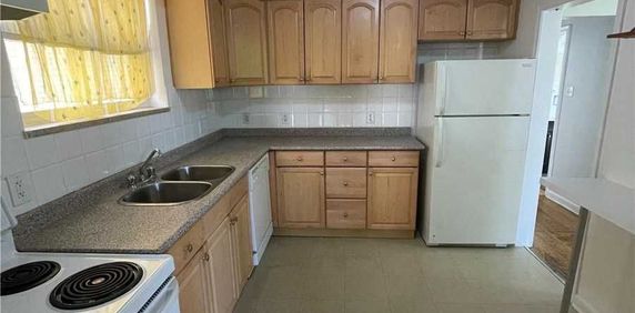 For Lease - 513 Arlington Avenue Unit# Main, Toronto, Ontario - Photo 2