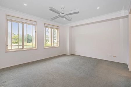 Five Bedroom House - Photo 2