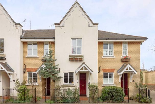 3 bedroom terraced house to rent - Photo 1