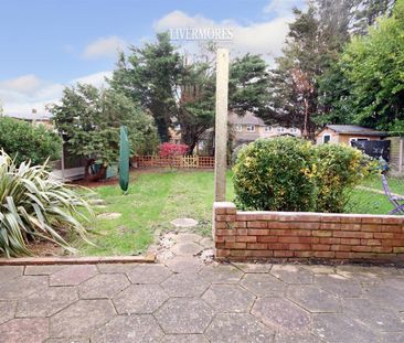 3 bedroom Detached House to let - Photo 6