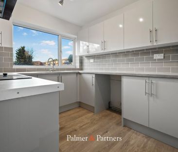 4 bedroom terraced house to rent - Photo 3