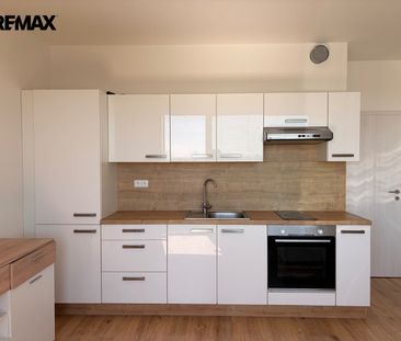 Pronájem bytu 1+kk 35 m² - Fotografie 2