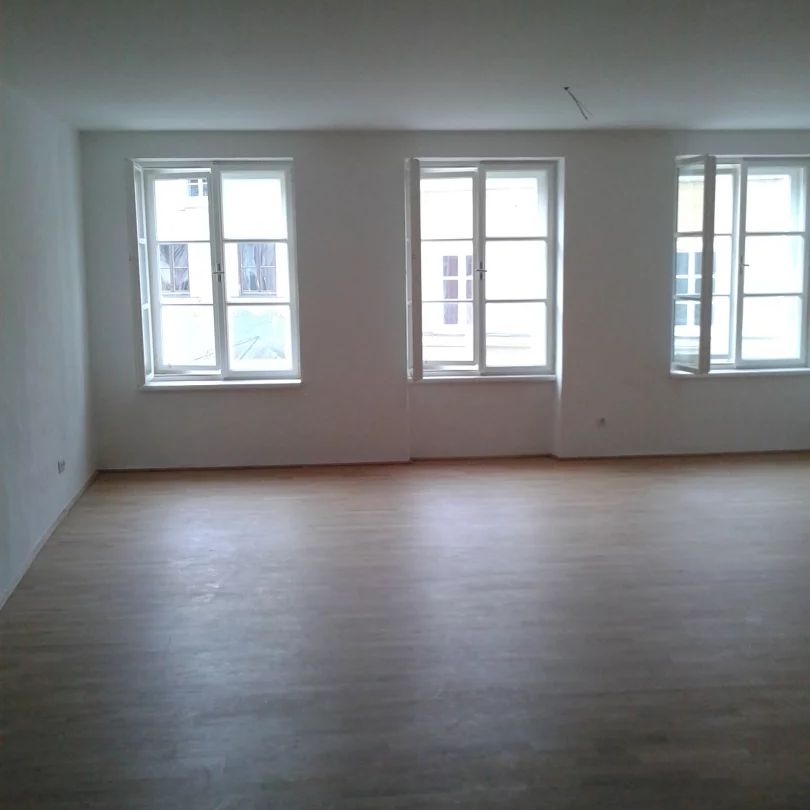 Neuwertige, moderne 2-Zimmer-Wohnung im Schärdinger Zentrum - Küche möbliert - Foto 1