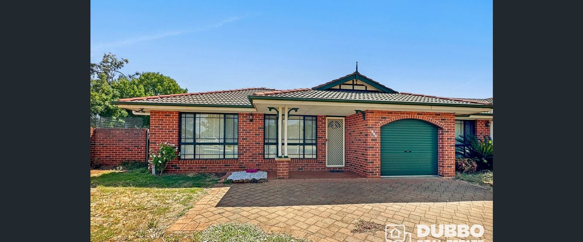 COSY TWO BEDROOM DUPLEX - Photo 1