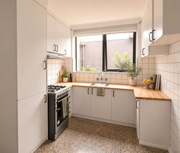 RENOVATED ELWOOD LIVING WITH BALCONY & PARKING - Photo 1