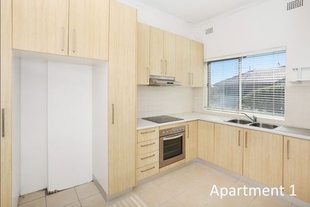 SPACIOUS 1 BEDROOM FLAT IN GREAT LOCATION - Photo 3