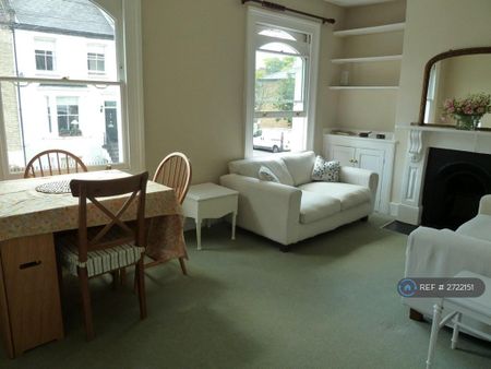2 bedroom flat to rent - Photo 2