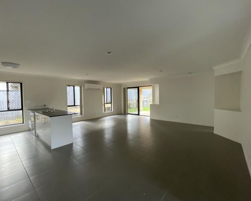 Spacious Family Home in Sought After Willow Rise Estate - Photo 1