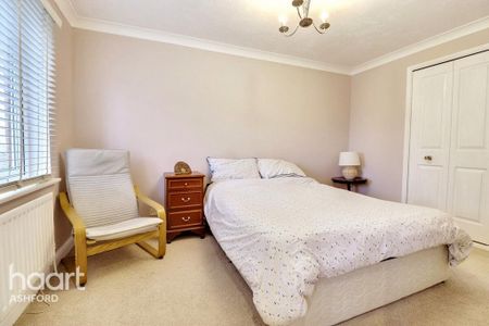 4 bedroom detached house to rent - Photo 4