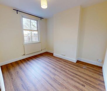 2 bedroom end of terrace house to rent - Photo 6